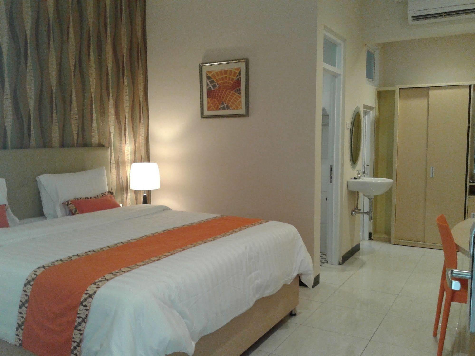 Ceria Boutique Hotel Maguwo Esterno foto